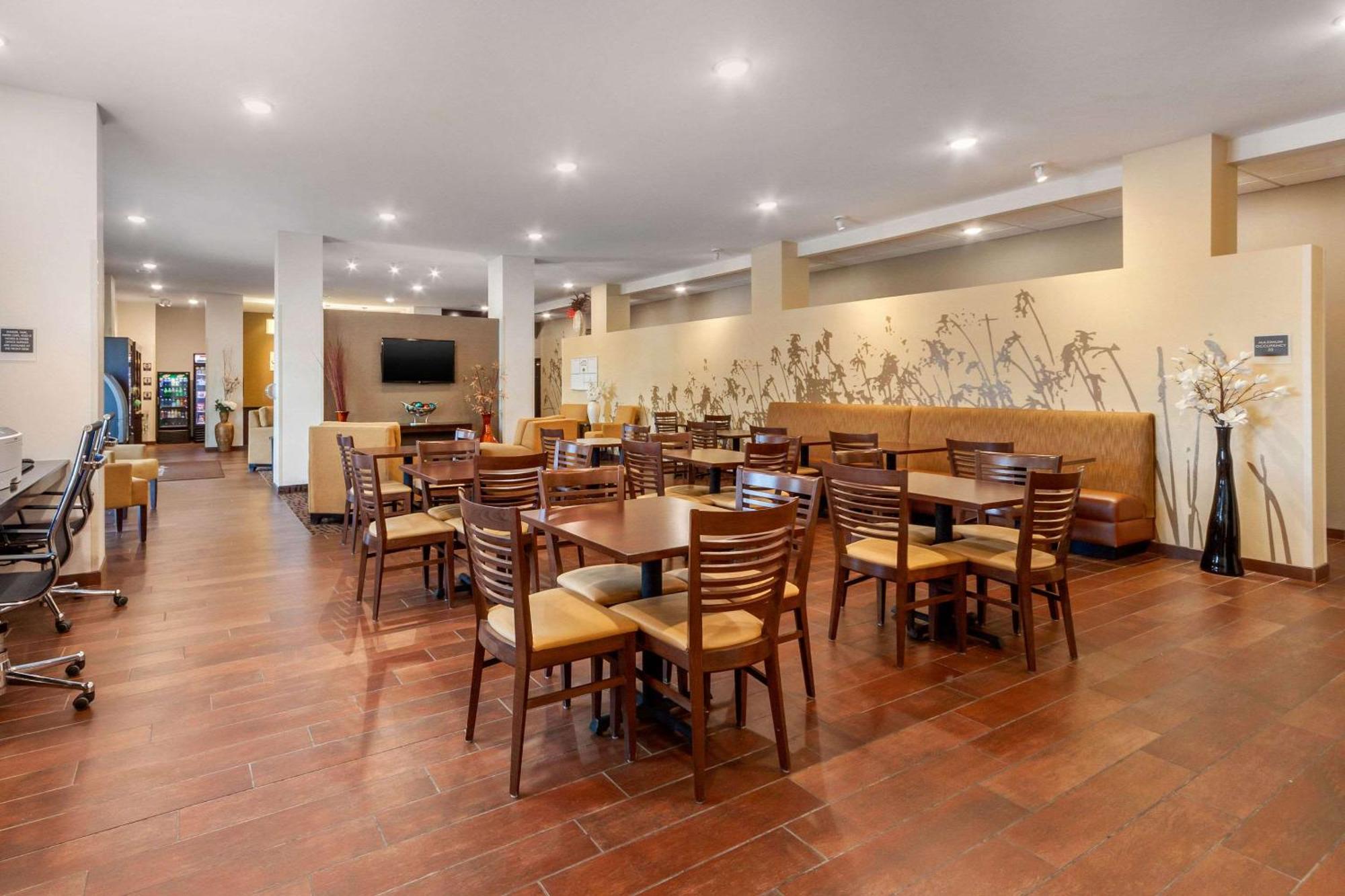 Sleep Inn & Suites Lincoln University Area Εξωτερικό φωτογραφία